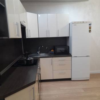 Продается 1-комнатная квартира, 43 м²