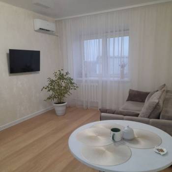 Продается 1-комнатная квартира, 43 м²