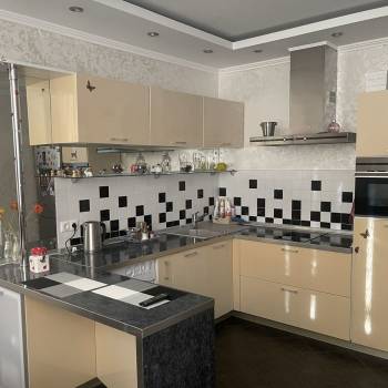 Сдается 1-комнатная квартира, 56 м²