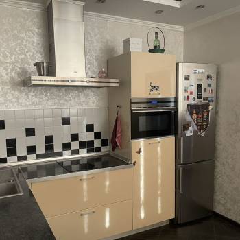 Сдается 1-комнатная квартира, 56 м²