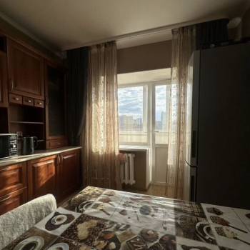 Сдается 2-х комнатная квартира, 78 м²