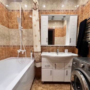 Сдается 2-х комнатная квартира, 78 м²