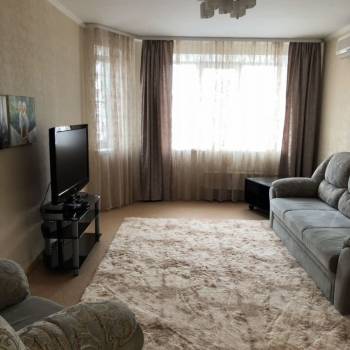Сдается 2-х комнатная квартира, 75 м²