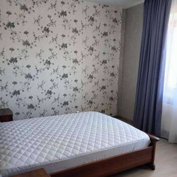 Сдается 2-х комнатная квартира, 90 м²