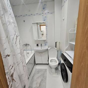 Сдается 1-комнатная квартира, 42 м²