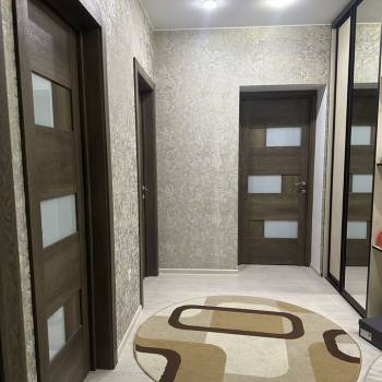 Продается Многокомнатная квартира, 100 м²