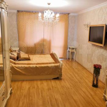 Продается Многокомнатная квартира, 110 м²