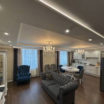 Продается Многокомнатная квартира, 140 м²