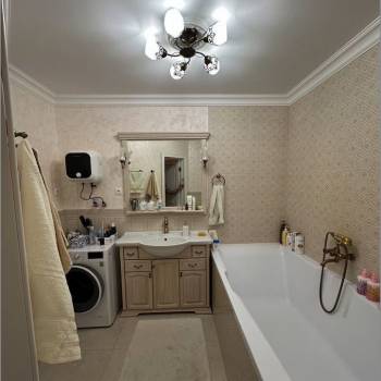 Продается Многокомнатная квартира, 140 м²