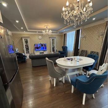 Продается Многокомнатная квартира, 140 м²