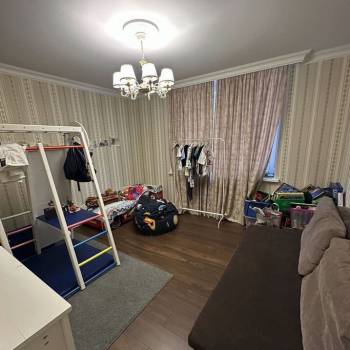 Продается Многокомнатная квартира, 140 м²