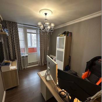 Продается Многокомнатная квартира, 140 м²