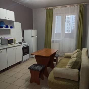 Сдается 1-комнатная квартира, 42 м²