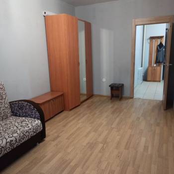 Сдается 1-комнатная квартира, 42 м²