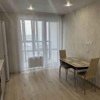 Сдается 1-комнатная квартира, 40 м²