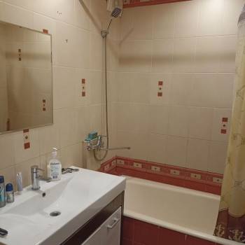 Продается 1-комнатная квартира, 45 м²