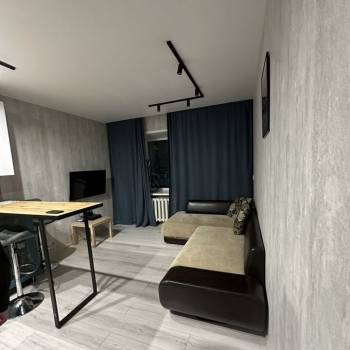Продается 1-комнатная квартира, 42,5 м²