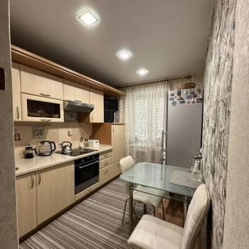 Продается Многокомнатная квартира, 75,9 м²