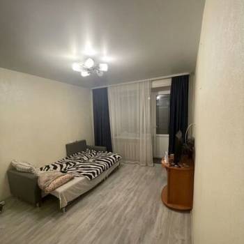Продается 1-комнатная квартира, 32 м²
