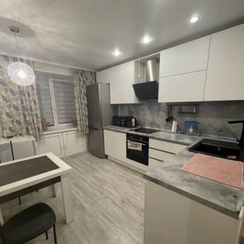 Продается 1-комнатная квартира, 32 м²
