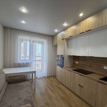 Продается 1-комнатная квартира, 52 м²
