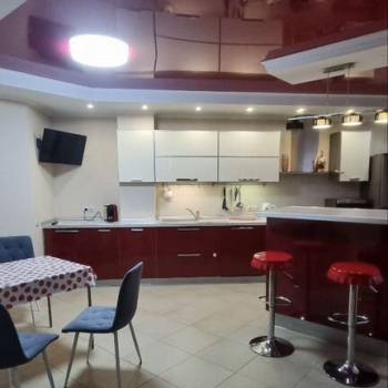 Сдается 2-х комнатная квартира, 109 м²