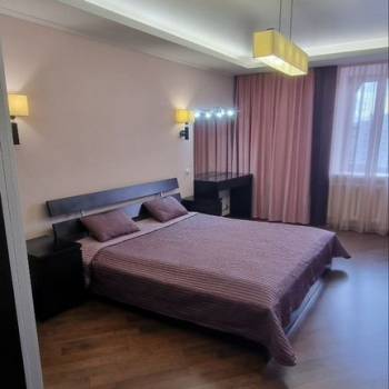 Сдается 2-х комнатная квартира, 109 м²