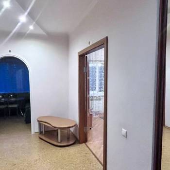 Сдается 1-комнатная квартира, 56 м²