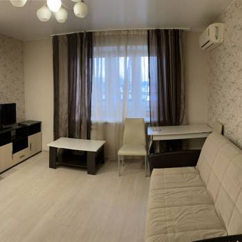 Сдается 1-комнатная квартира, 38 м²