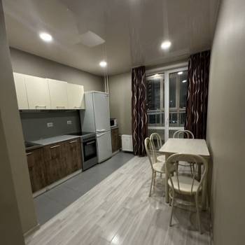Сдается 1-комнатная квартира, 38 м²