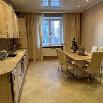 Сдается 2-х комнатная квартира, 85 м²
