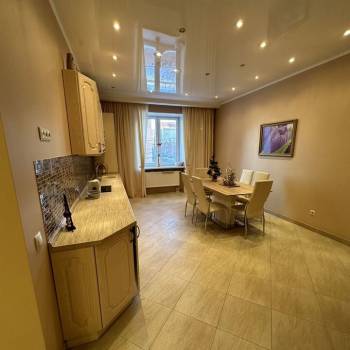 Сдается 2-х комнатная квартира, 85 м²