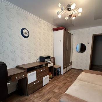 Продается Многокомнатная квартира, 75,9 м²