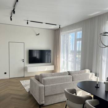 Продается 2-х комнатная квартира, 82 м²