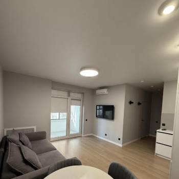 Сдается 1-комнатная квартира, 49 м²