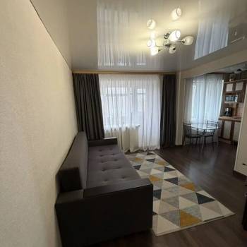 Сдается 1-комнатная квартира, 40 м²