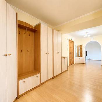 Продается Многокомнатная квартира, 83,7 м²