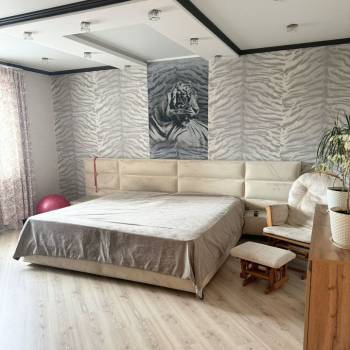 Сдается Многокомнатная квартира, 90 м²
